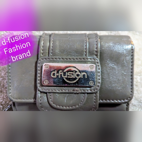 d-fusion brand, grey colour tri fold small wallet, lots of space, GUC - Picture 4 of 14